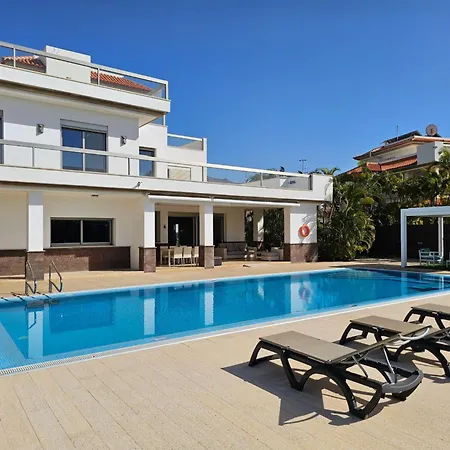 Вилла Karat Oasis Del Duque *